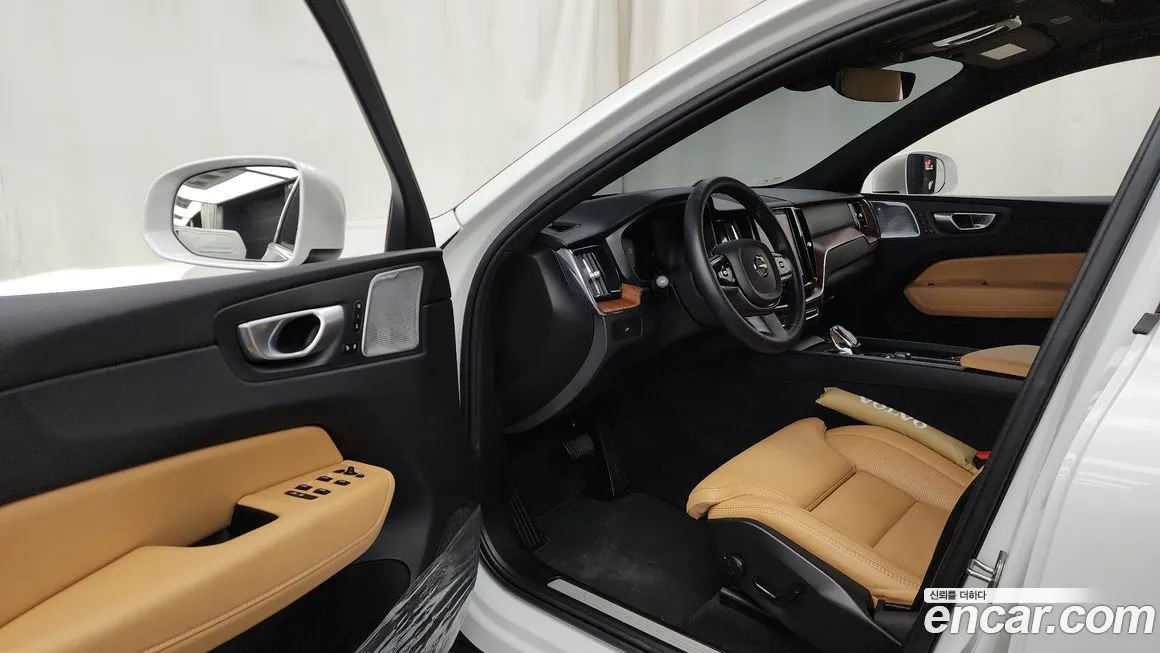 Volvo XC60 — фото 4