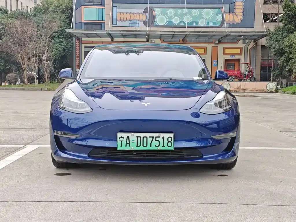 Tesla Model 3 — фото 7