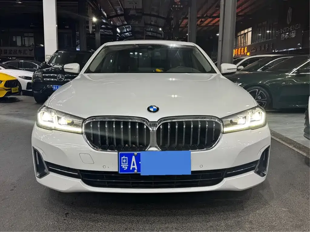 BMW 5 Series — фото 10