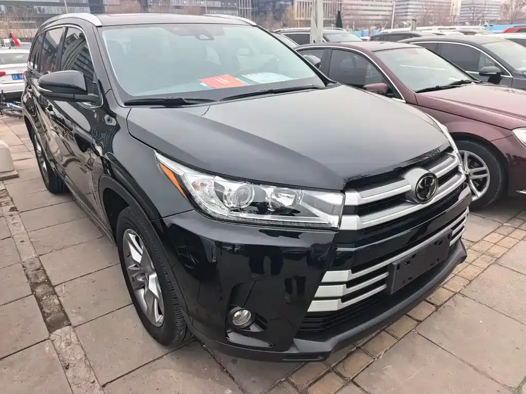 Toyota Highlander — фото 7