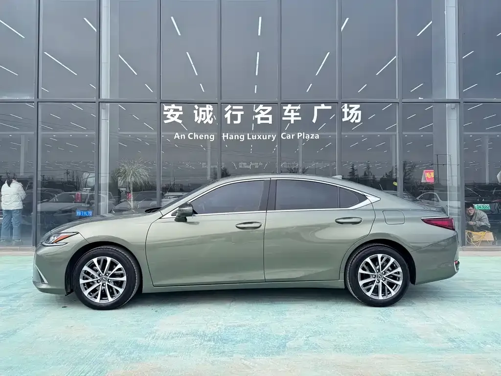 Lexus ES — фото 9