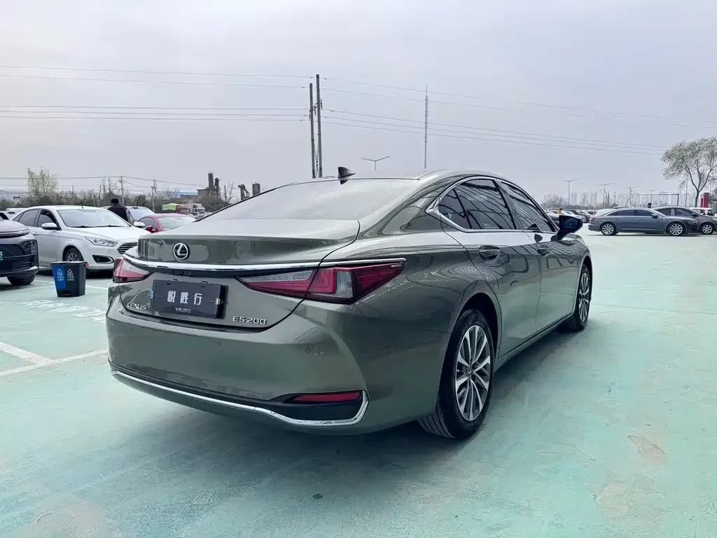 Lexus ES — фото 4