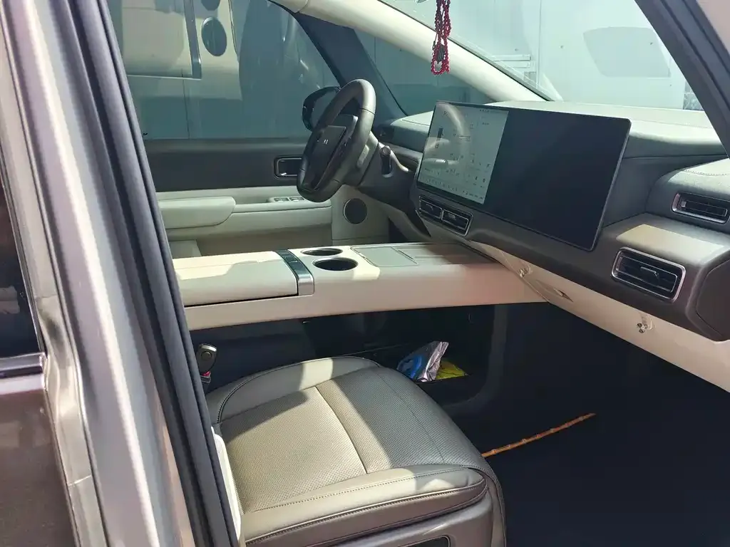 Li Auto Li MEGA 2025 из CN, фото 6