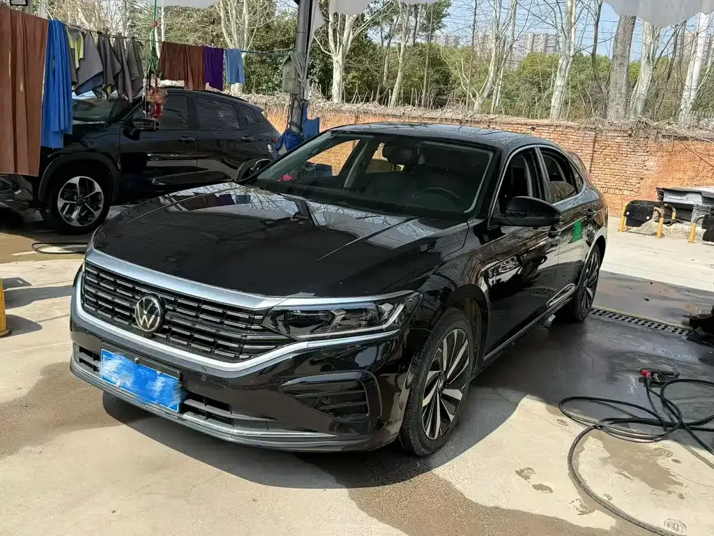 Volkswagen Passat — фото 1