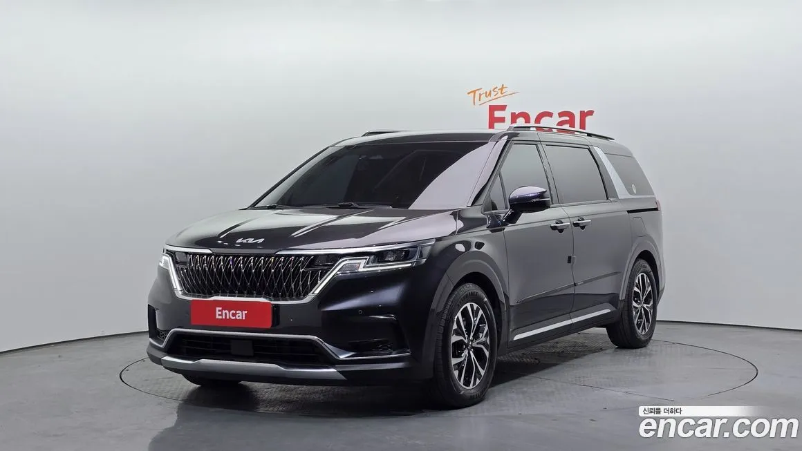 Kia Carnival — фото 1