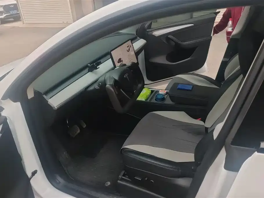 Tesla Model Y — фото 3