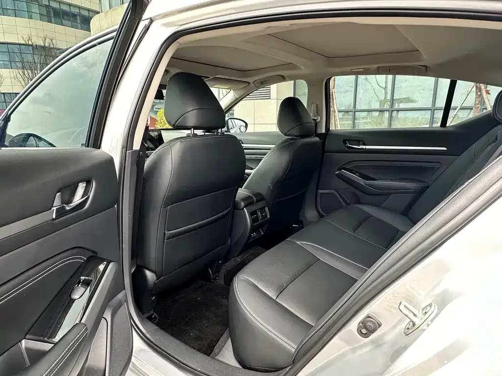 Nissan Teana 2022 из CN, фото 2