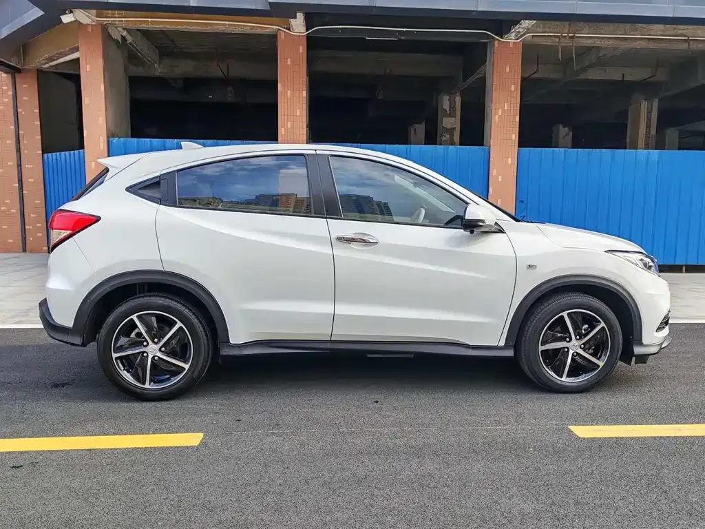 Honda Vezel 2022 из CN, фото 10