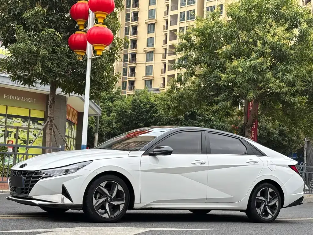 Hyundai Elantra 2022 из CN, фото 1
