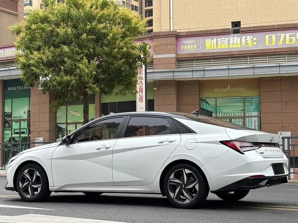 Hyundai Elantra 2022 из CN, фото 10