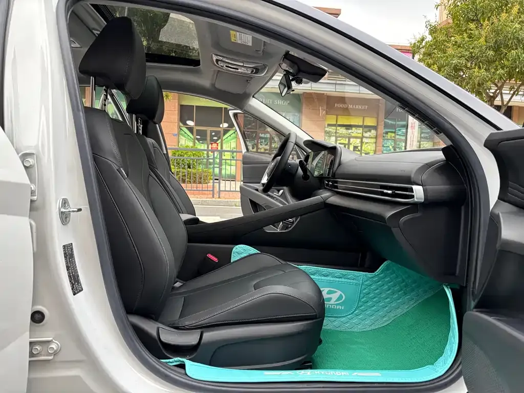 Hyundai Elantra 2022 из CN, фото 2