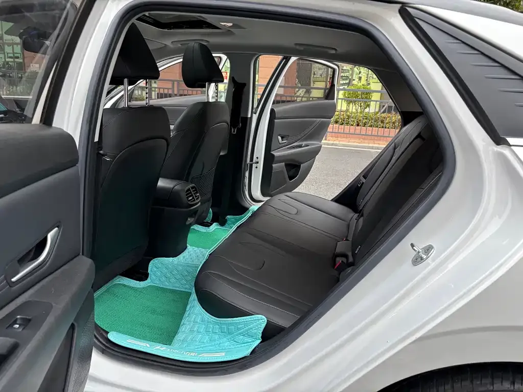 Hyundai Elantra 2022 из CN, фото 4