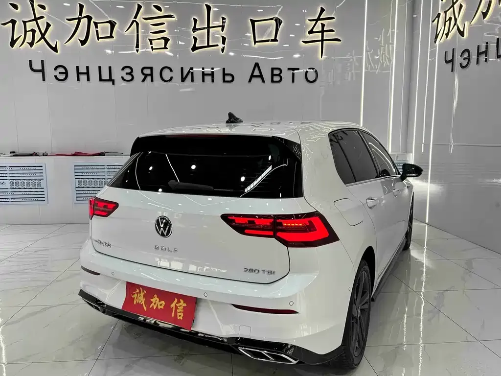 Volkswagen Golf 2023 из CN, фото 2