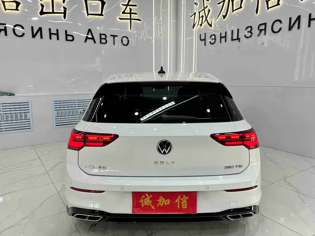 Volkswagen Golf 2023 из CN, фото 7