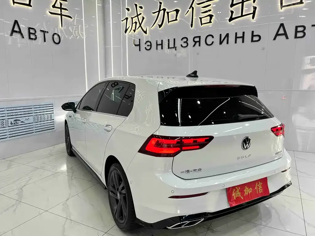Volkswagen Golf 2023 из CN, фото 8