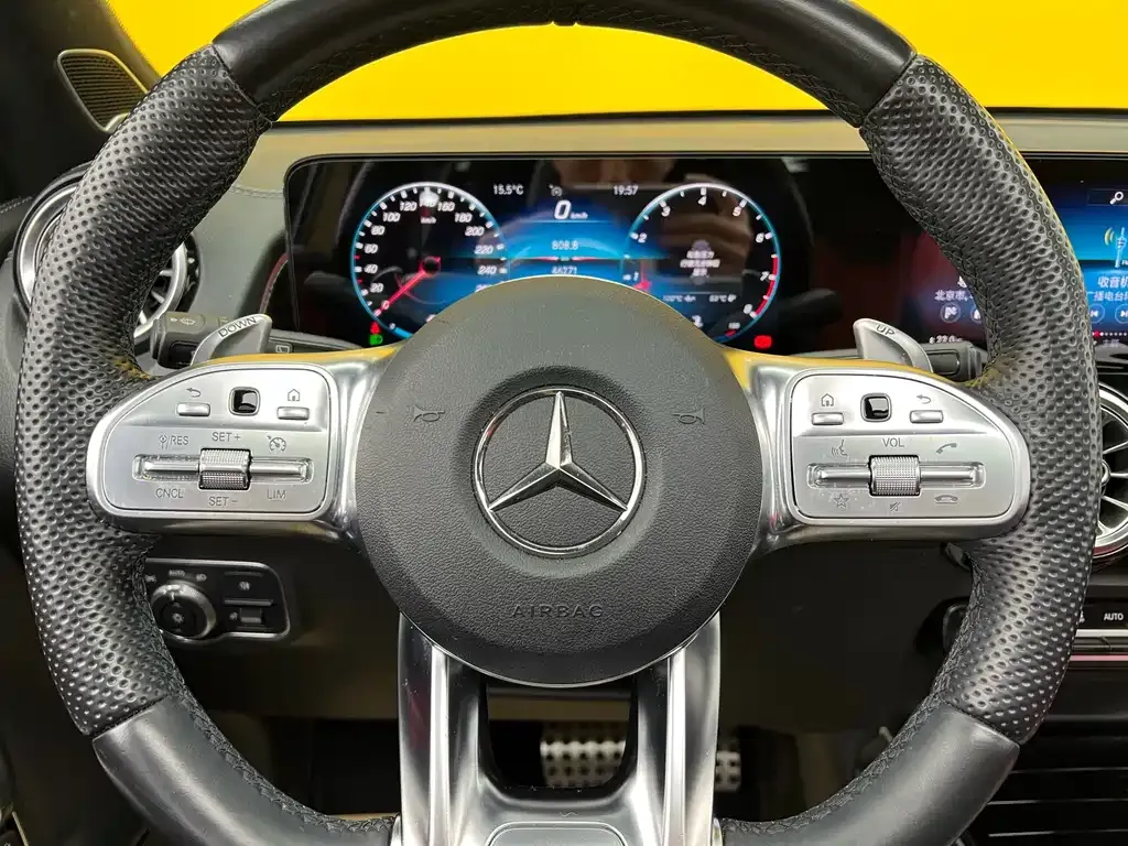 Mercedes-Benz GLB AMG — фото 8
