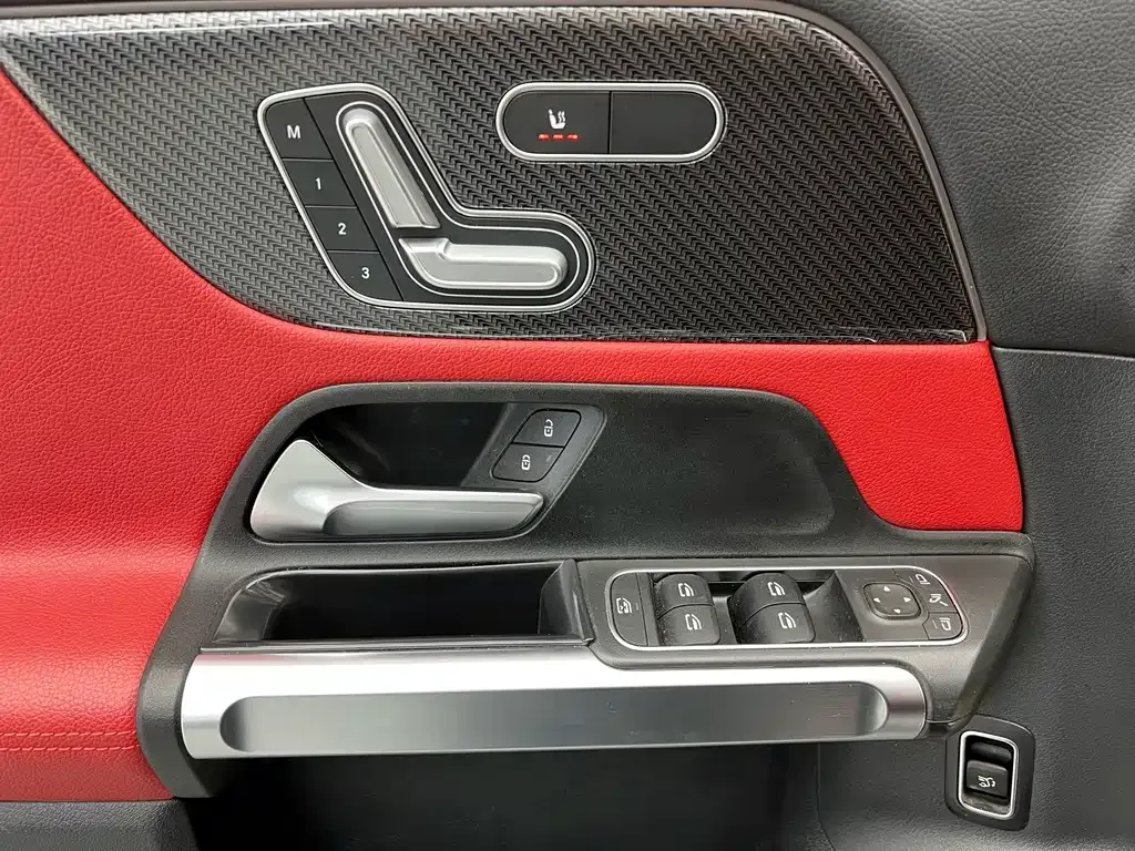 Mercedes-Benz GLB AMG — фото 9