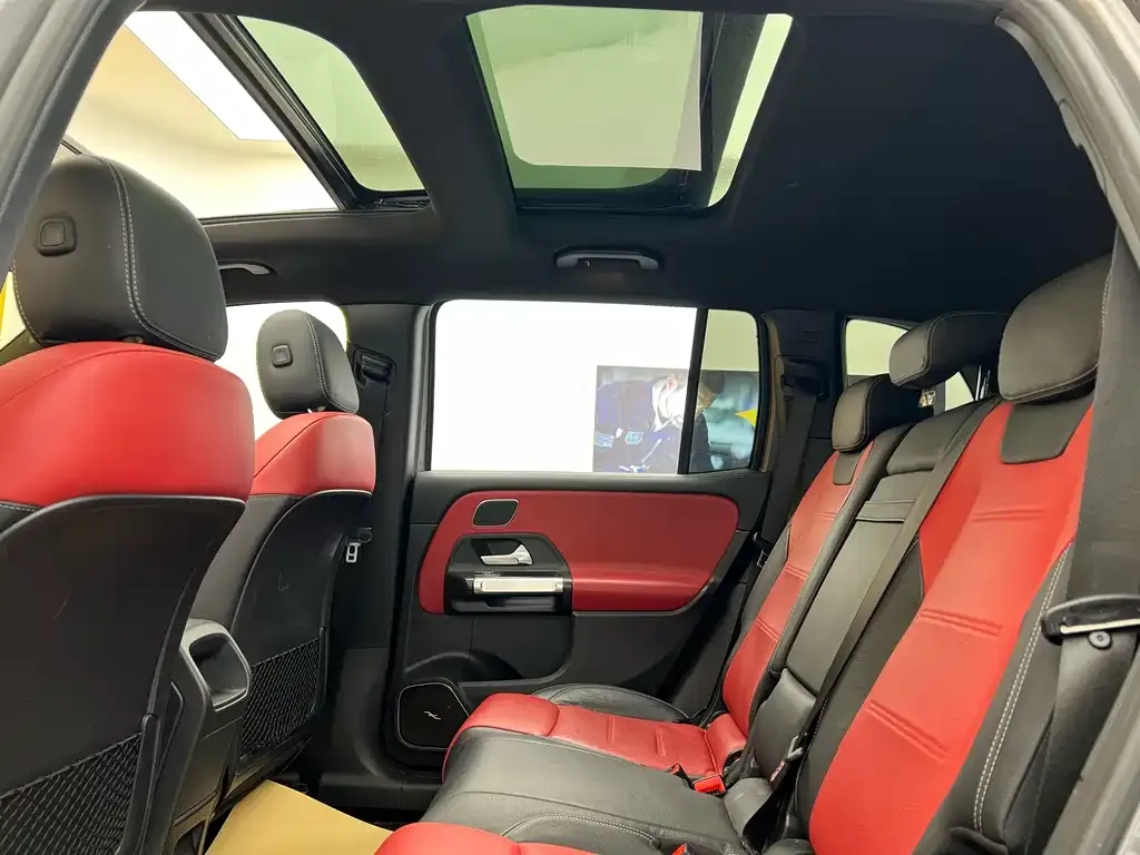Mercedes-Benz GLB AMG — фото 7
