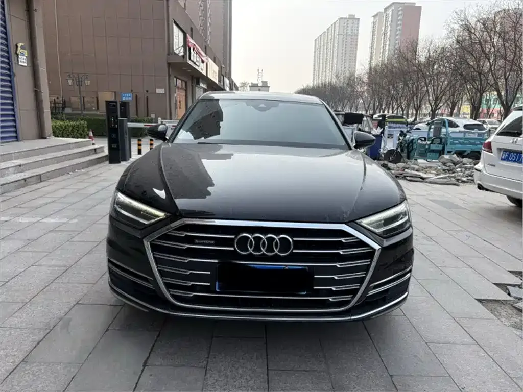 Audi A8 — фото 6