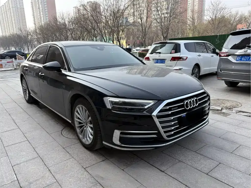 Audi A8 — фото 2