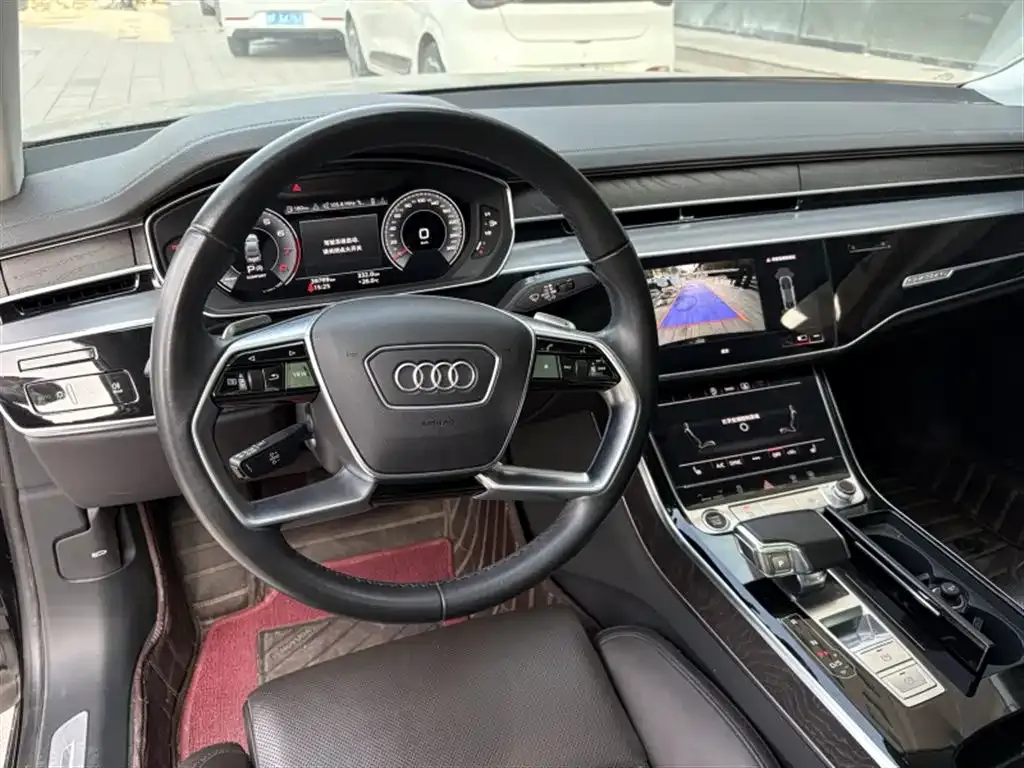 Audi A8 — фото 9