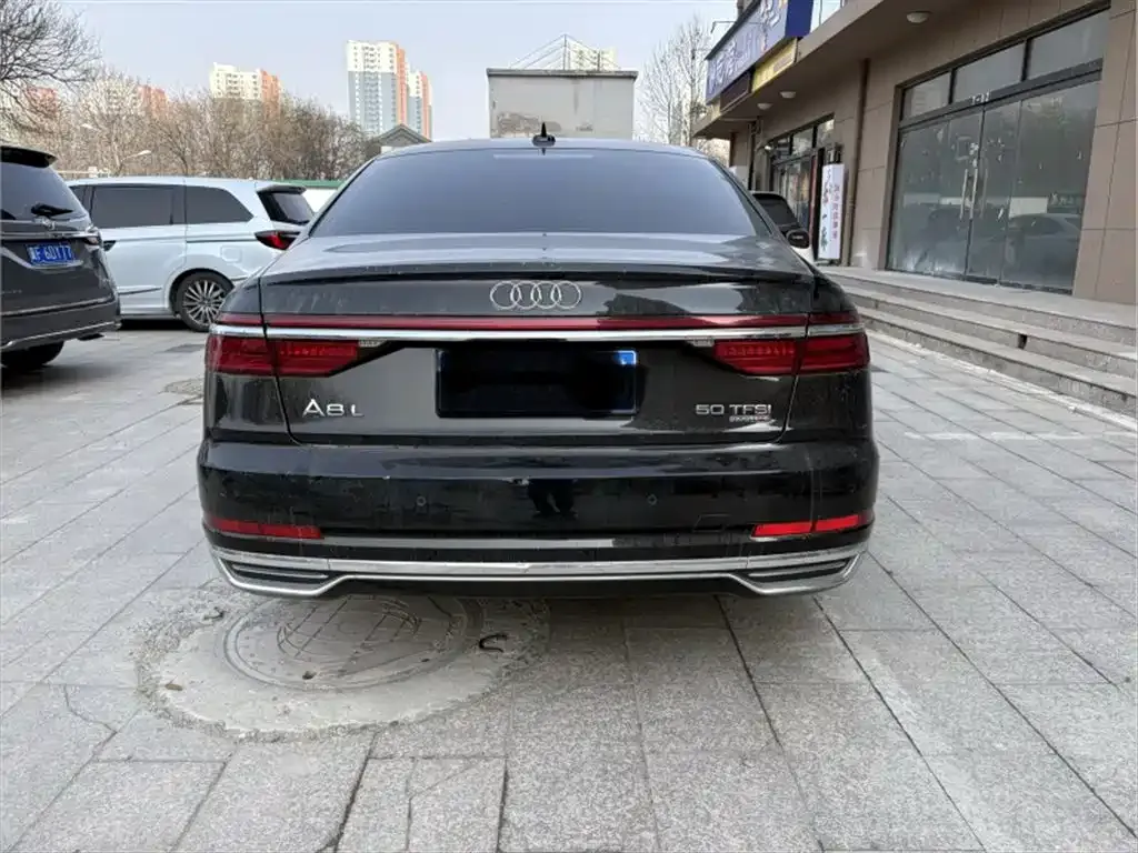 Audi A8 — фото 8