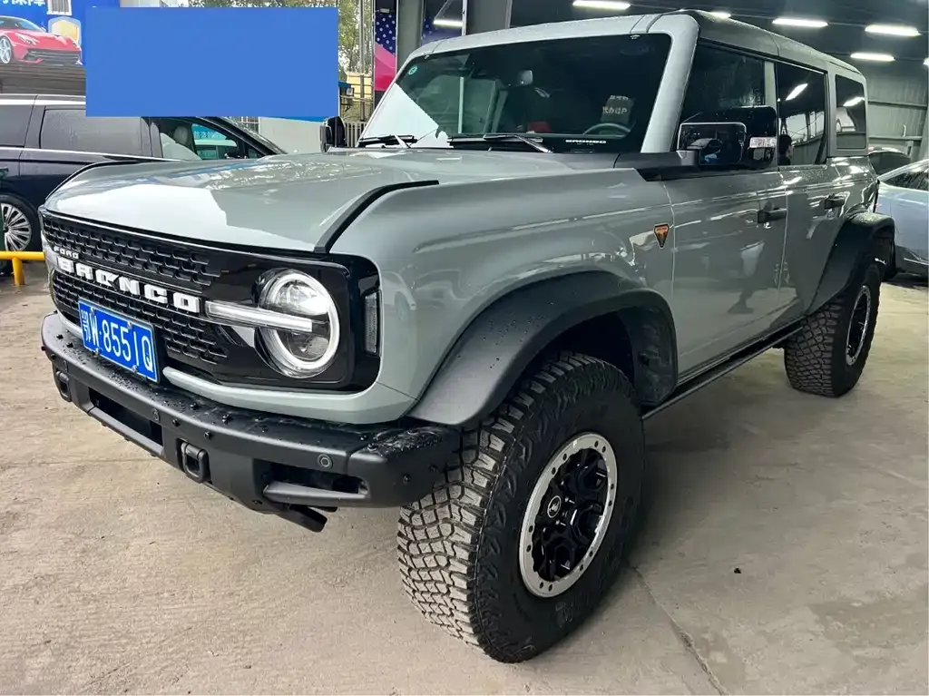 Ford Bronco — фото 1