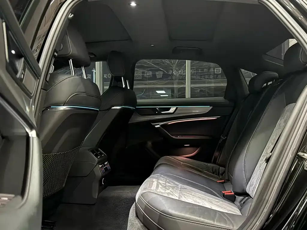 Audi A6L 2021 из CN, фото 9