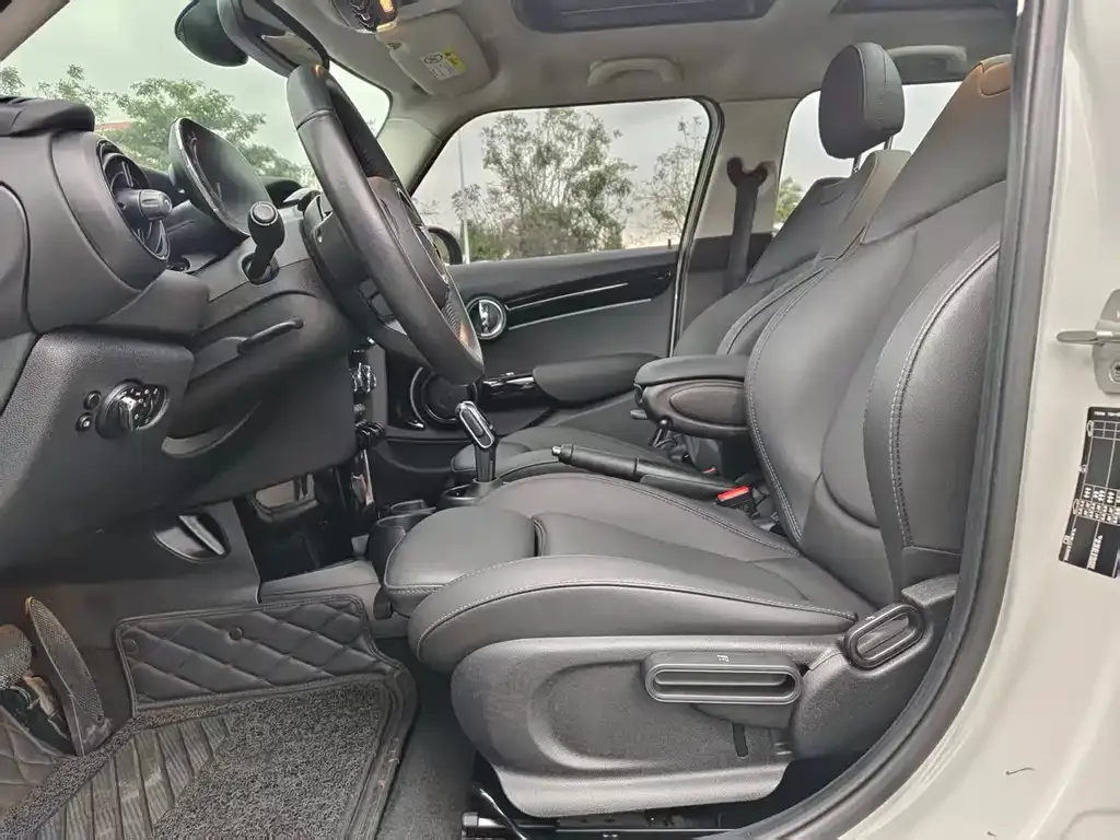 MINI Cooper (3-door) 2023 из CN, фото 8