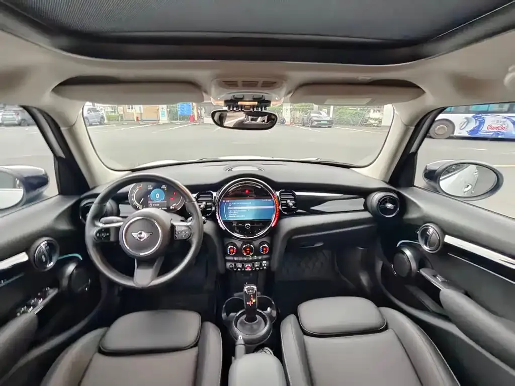 MINI Cooper (3-door) 2023 из CN, фото 3
