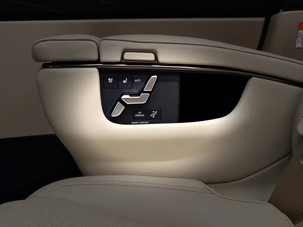 Toyota Alphard — фото 6