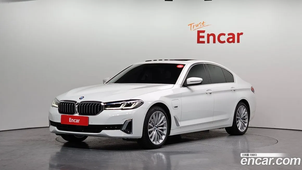BMW 5-Series — фото 1
