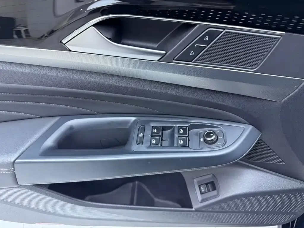 Volkswagen Passat — фото 8