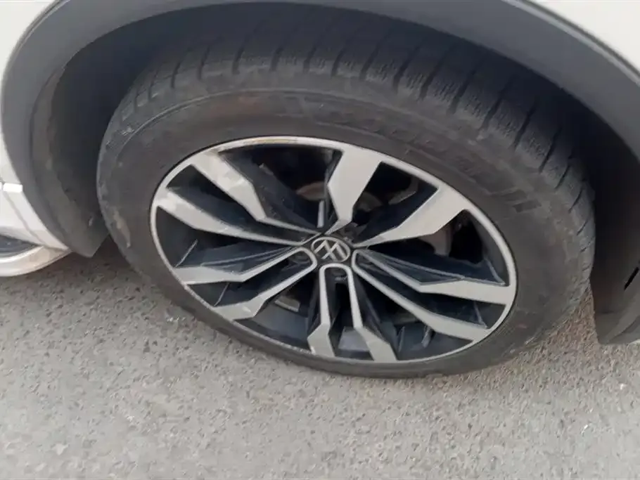 Volkswagen Tiguan L 2021 из CN, фото 3