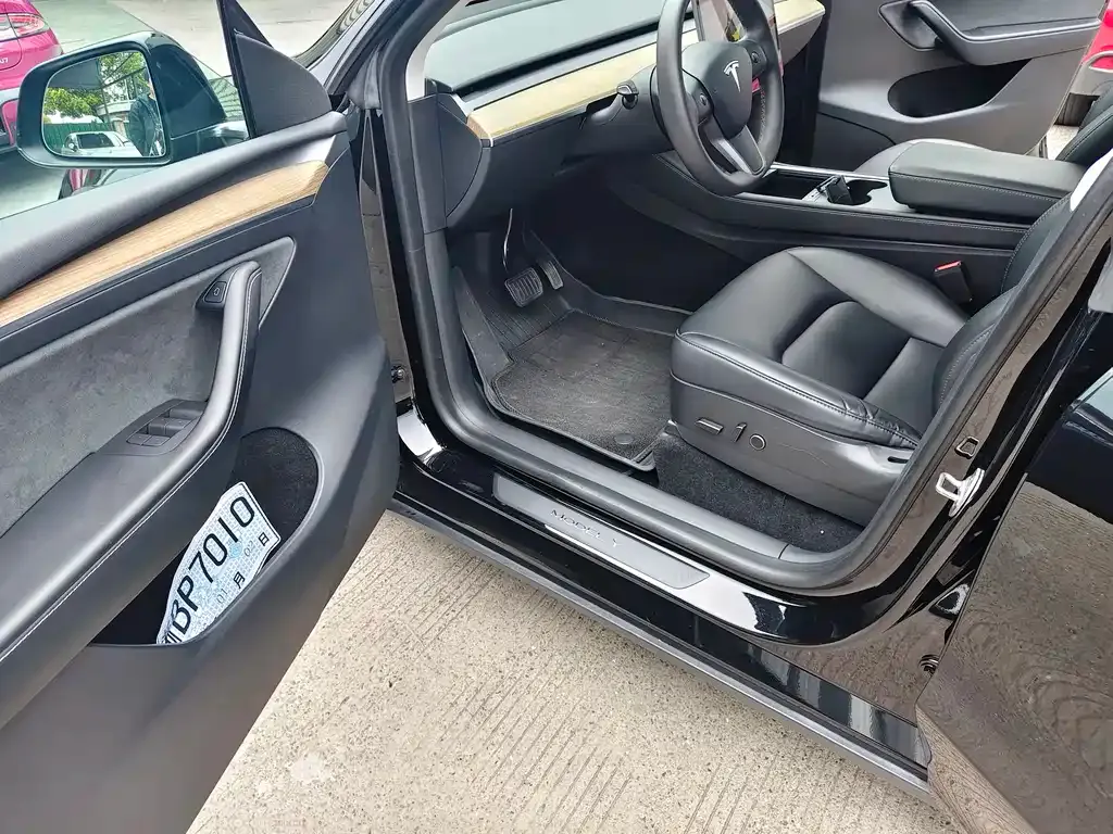 Tesla Model Y — фото 4