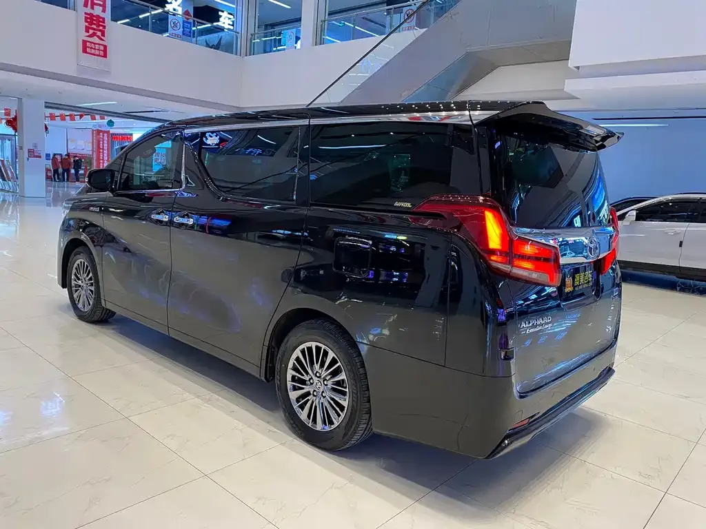 Toyota Alphard 2023 из CN, фото 5