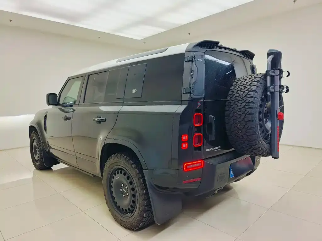 Land Rover Defender — фото 10