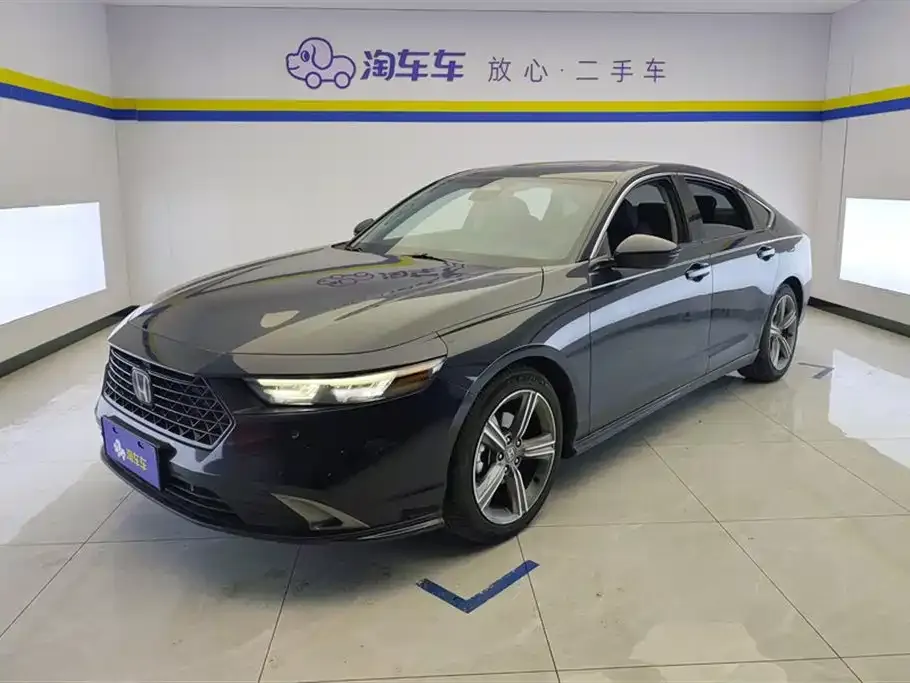 Honda Accord — фото 1