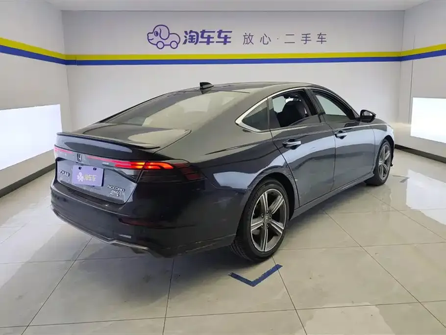 Honda Accord — фото 6