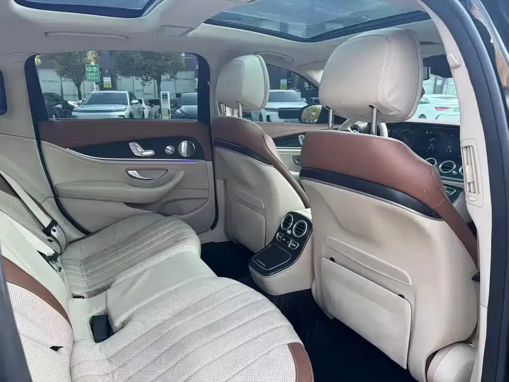 Mercedes-Benz E-Class 2022 из CN, фото 4