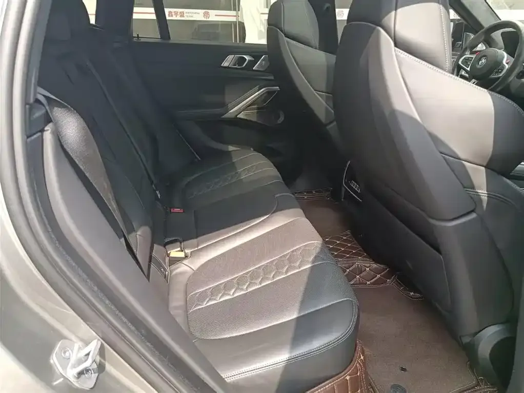 BMW X6 M 2023 из CN, фото 2