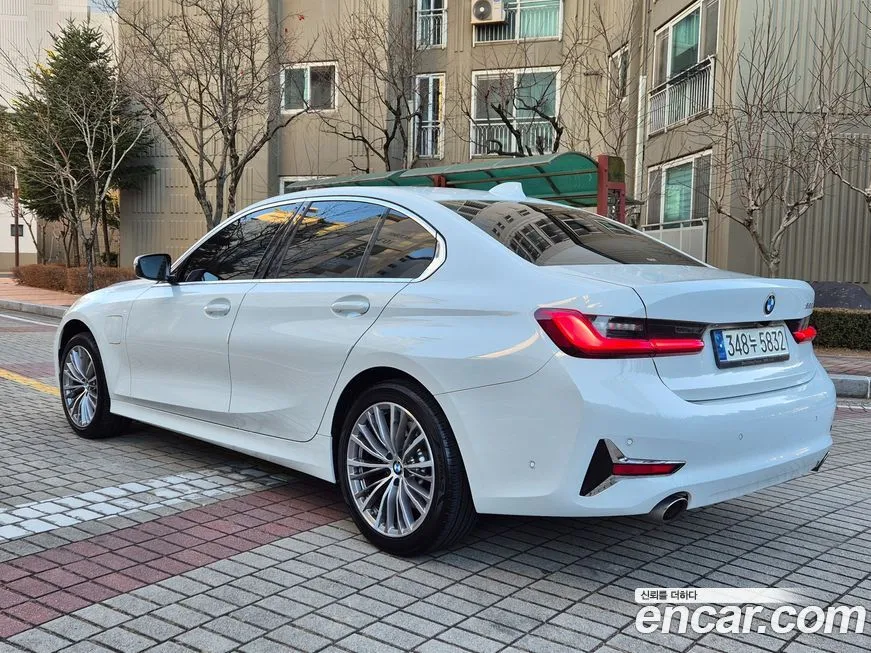 BMW 3-Series 2021 из KR, фото 9