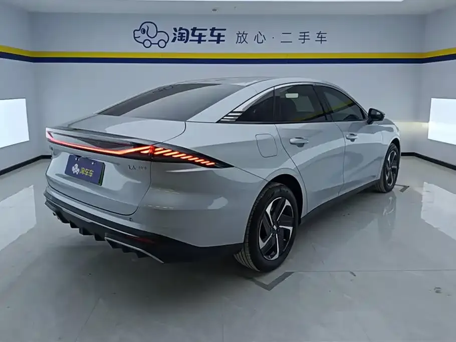 Geely Galaxy L6 — фото 2