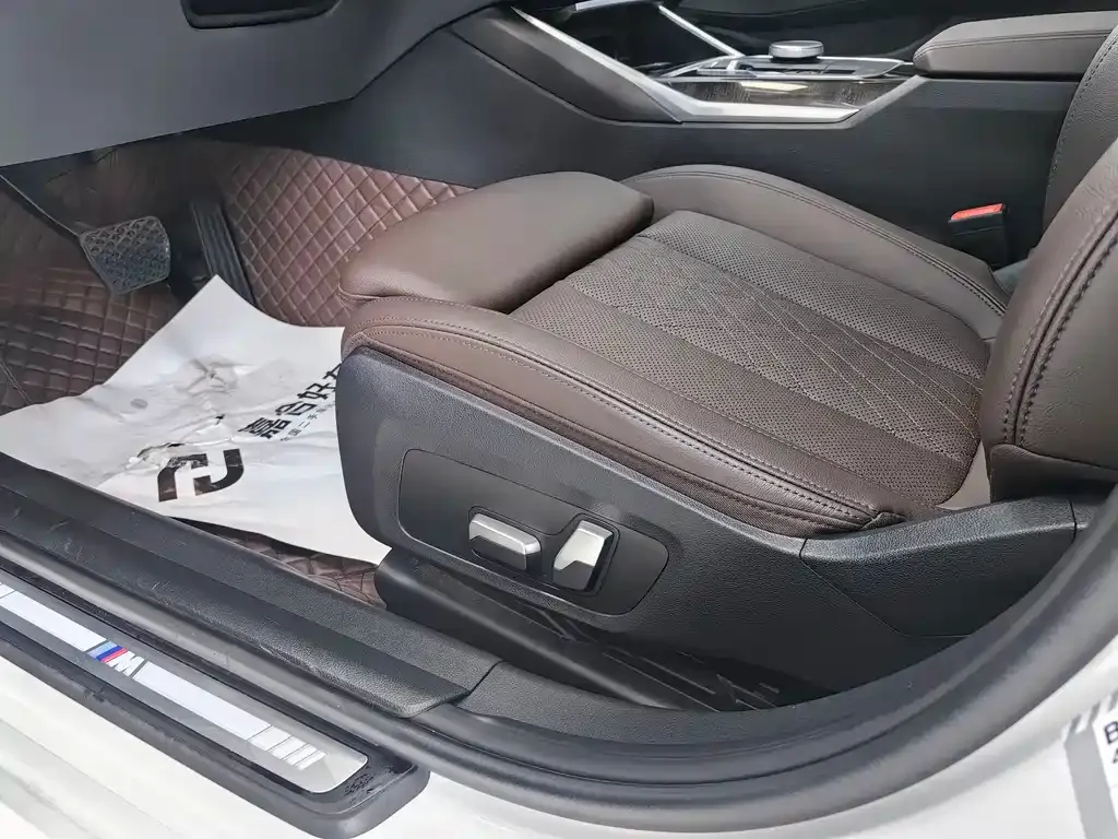 BMW 3 Series 2023 из CN, фото 6