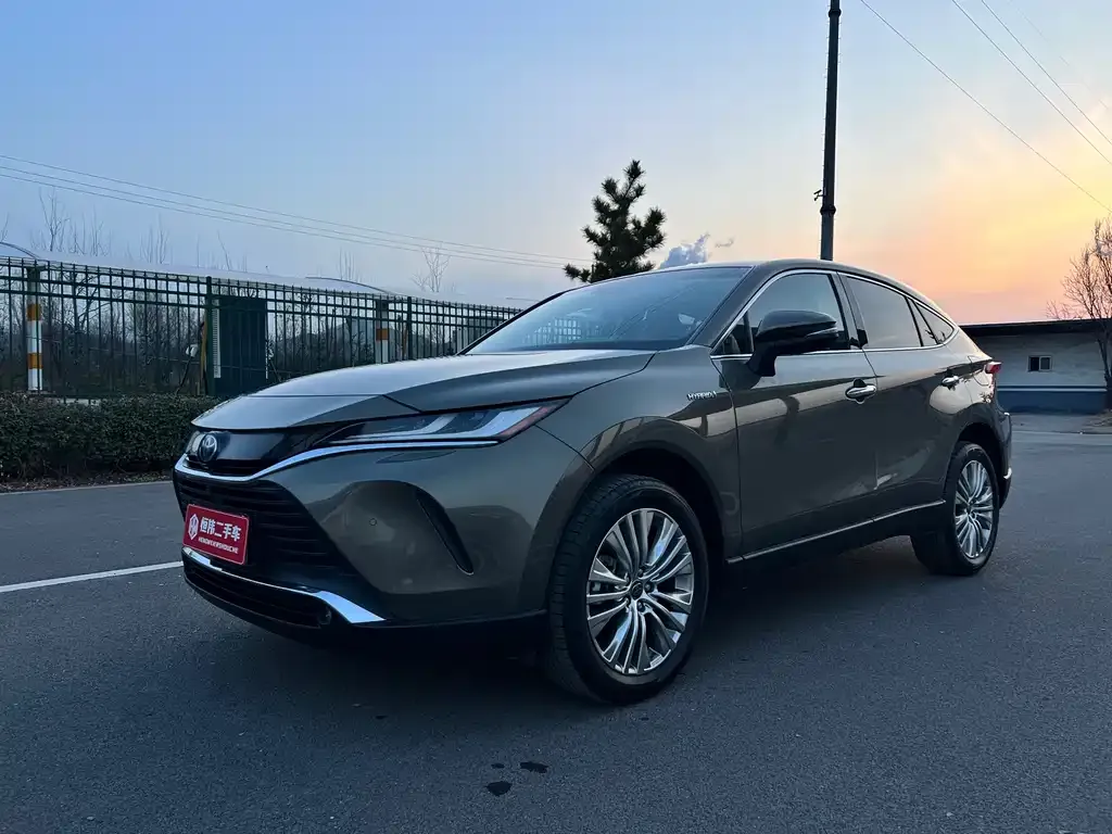 Toyota Harrier 2021 из CN, фото 1