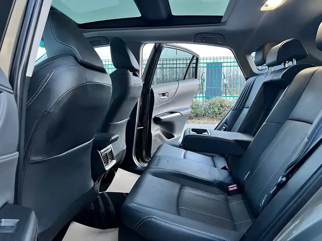 Toyota Harrier 2021 из CN, фото 5
