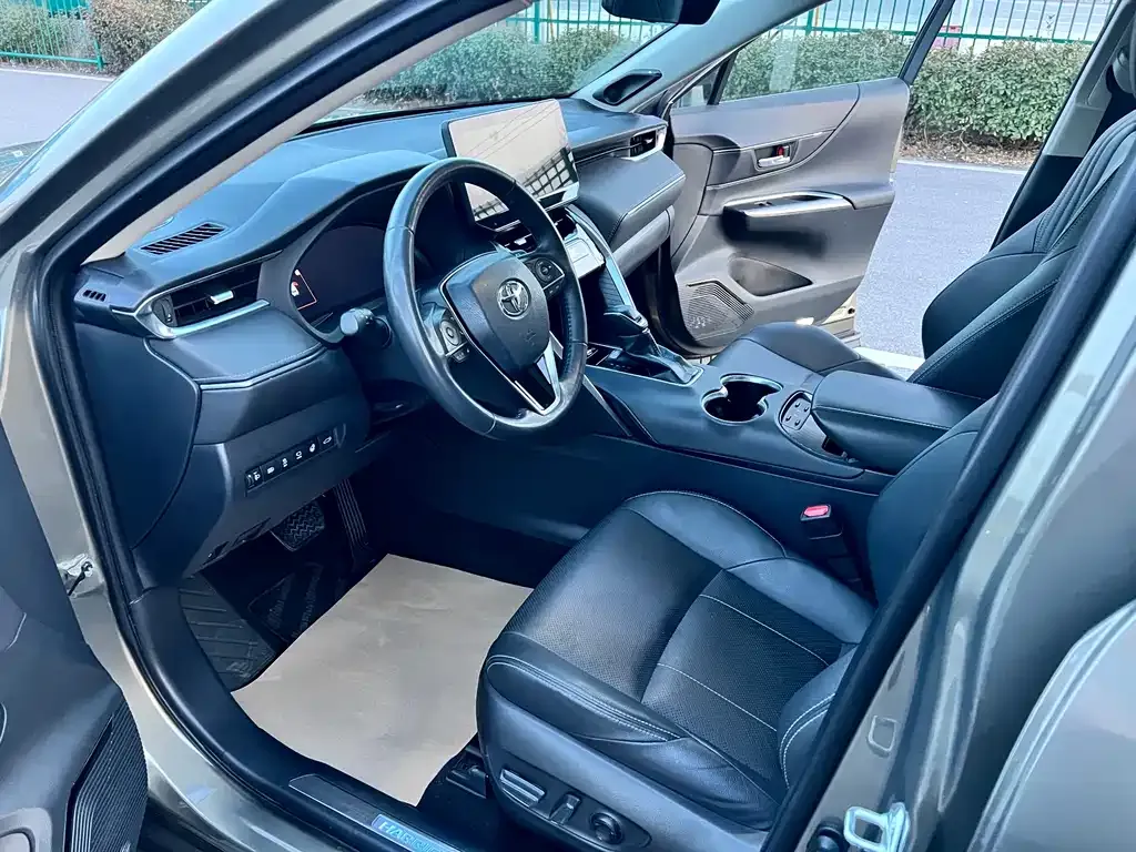 Toyota Harrier 2021 из CN, фото 7