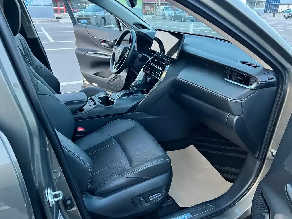Toyota Harrier 2021 из CN, фото 6
