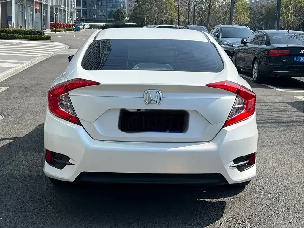 Honda Civic — фото 8