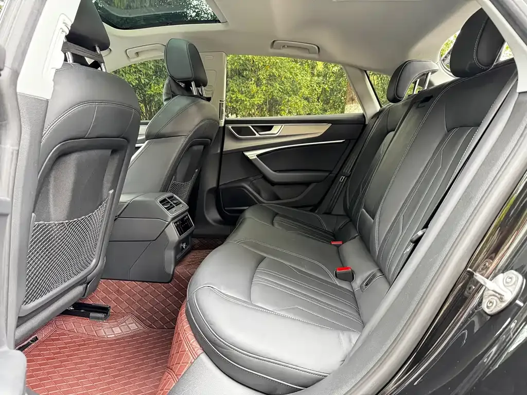 Audi A7 2024 из CN, фото 4